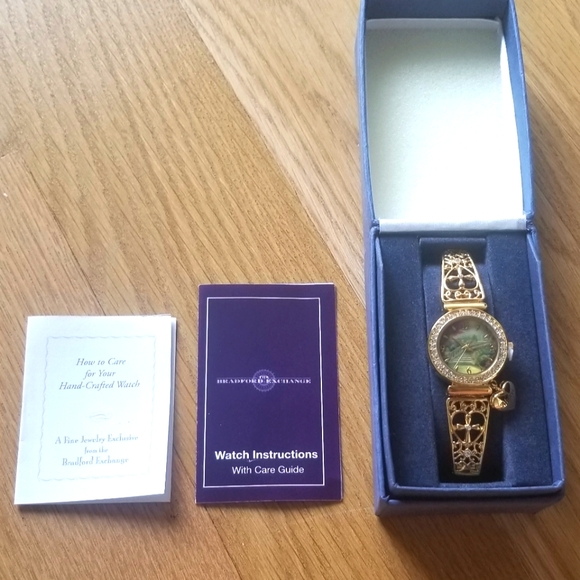 Thomas Kinkade 'Stairway To Paradise' Ladies Watch - Picture 2 of 7